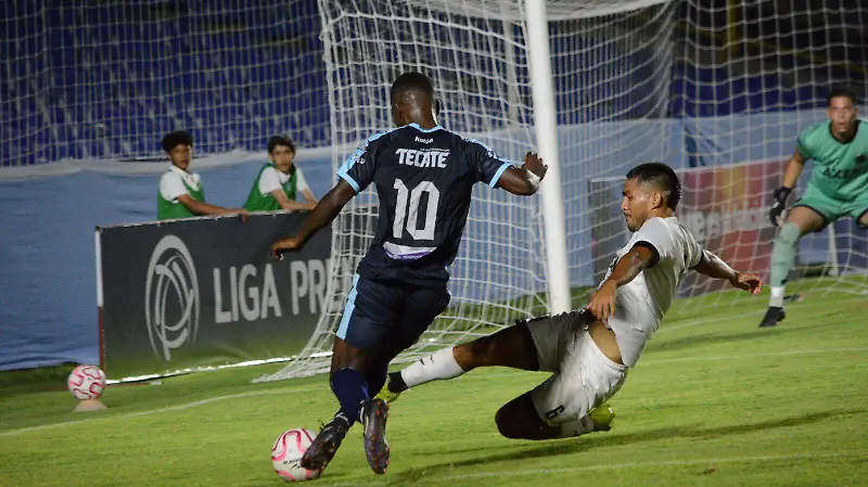 Halcones vence a los Lobos